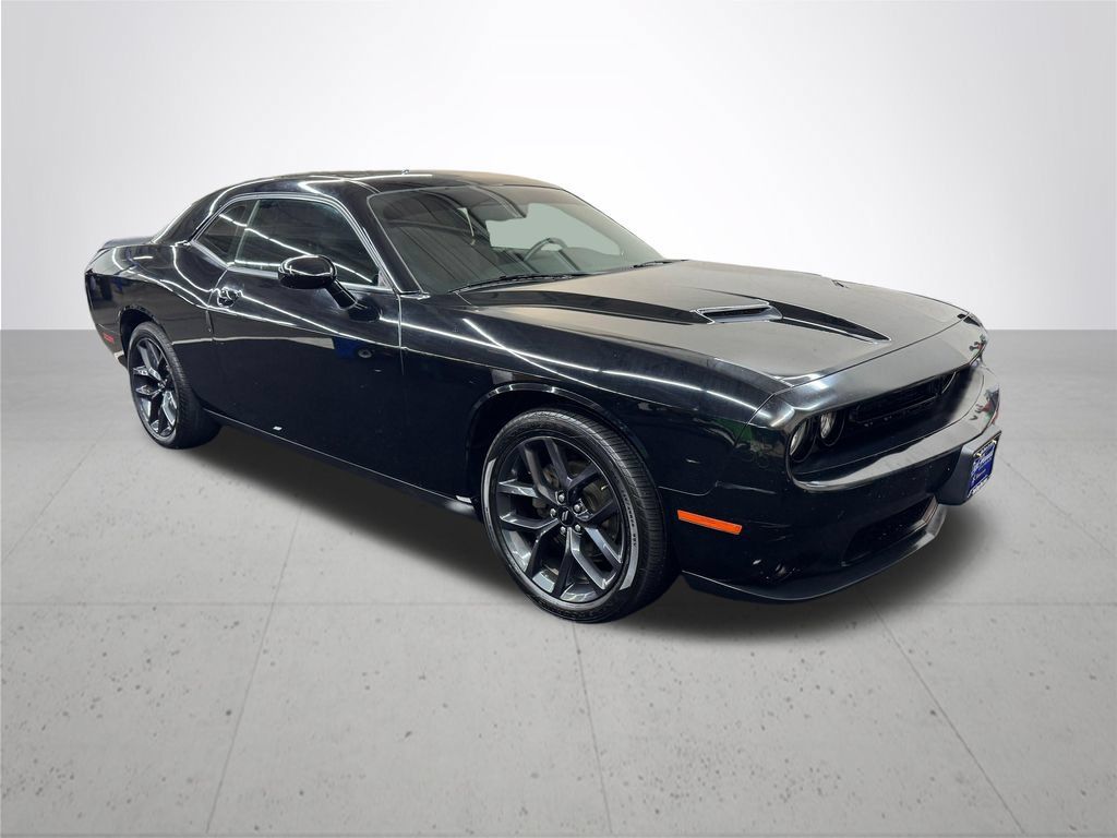 Used 2019 Dodge Challenger SXT w/ Blacktop Package RWD image 9