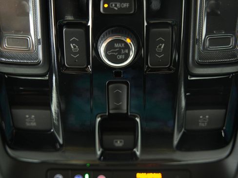 New 2026 GMC Yukon XL Elevation w/ Elevation Premium Package AWD/4WD image 46