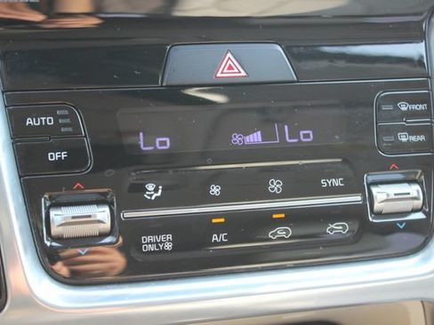 Used 2023 Kia Sorento SX Prestige AWD/4WD image 9