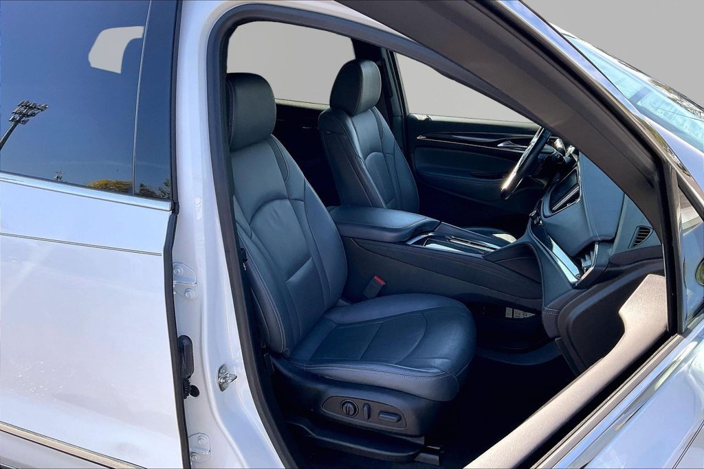 Used 2023 Buick Enclave Essence FWD image 32