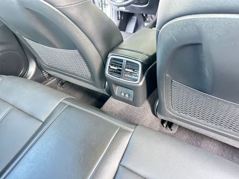 Used 2025 Genesis G70 2.5T image 24