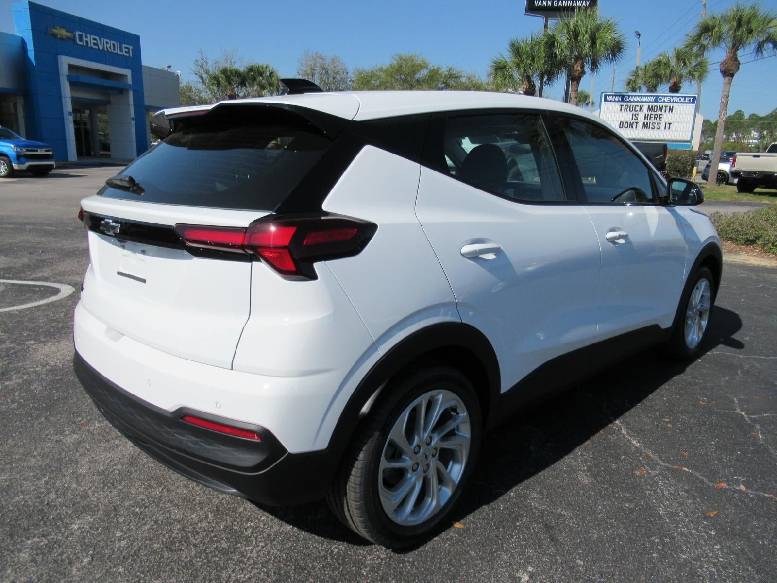 New 2027 Chevrolet Bolt LT FWD image 5