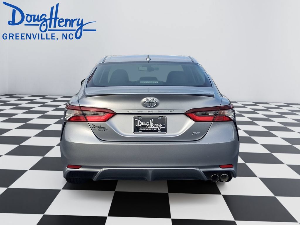 Used 2023 Toyota Camry SE w/ Convenience Package FWD image 4