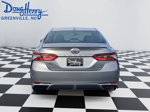 Used 2023 Toyota Camry SE w/ Convenience Package FWD image 4