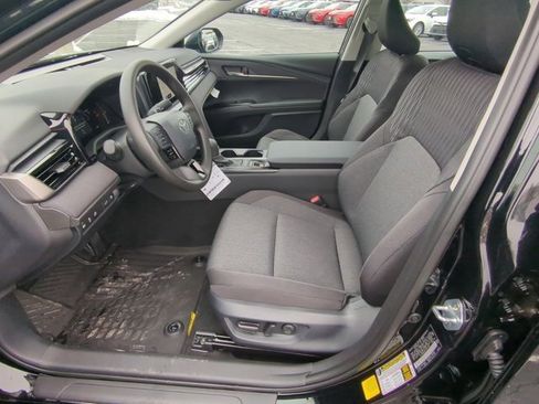 Used 2026 Toyota Camry LE image 8