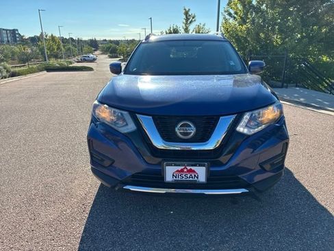 Used 2018 Nissan Rogue SV AWD/4WD image 2