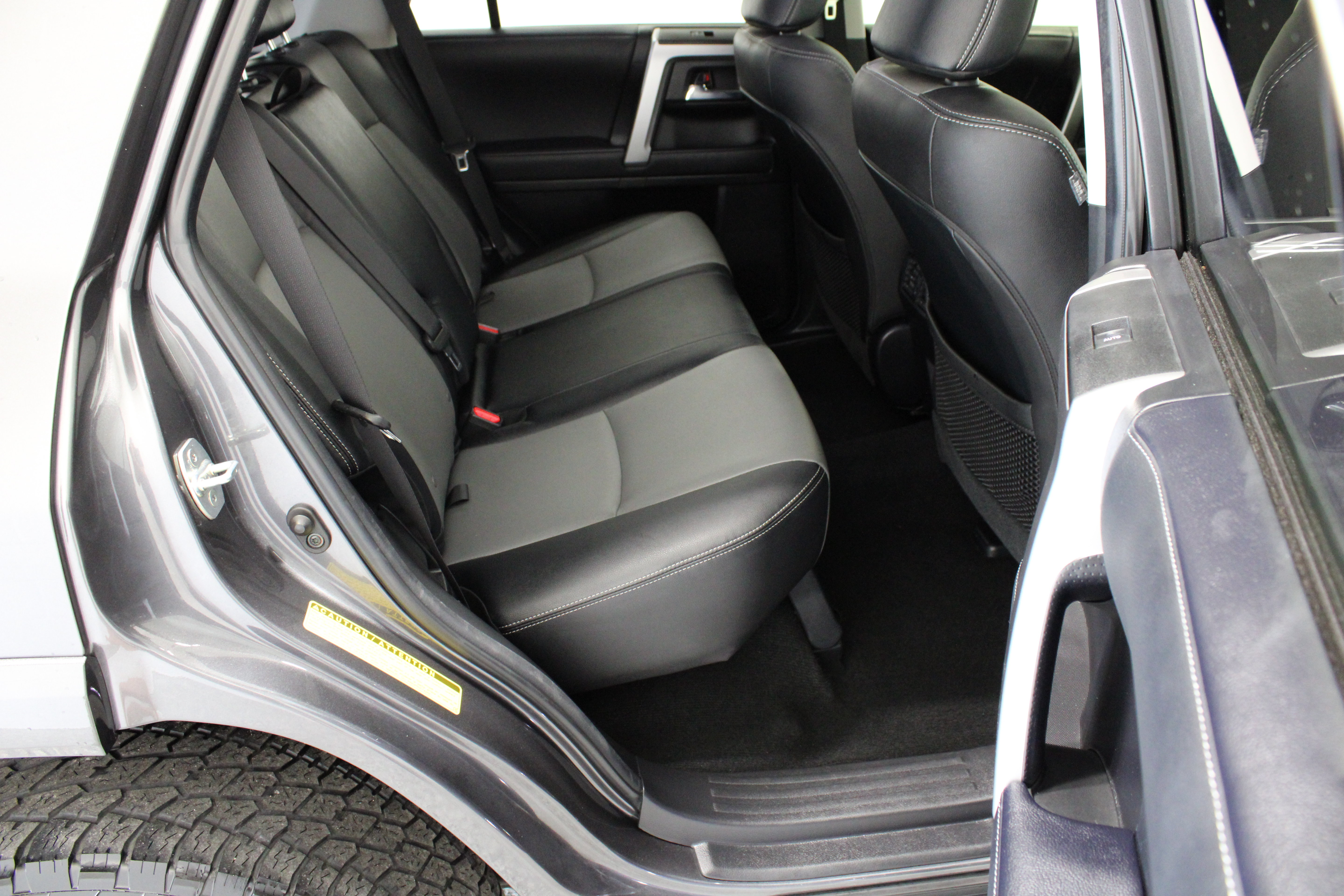 Used 2023 Toyota 4Runner SR5 Premium w/ Moonroof Package RWD image 35