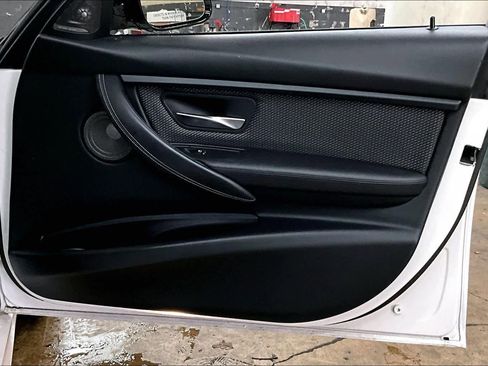 Used 2018 BMW M3 image 25