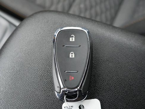 Used 2020 Chevrolet Equinox LT image 19