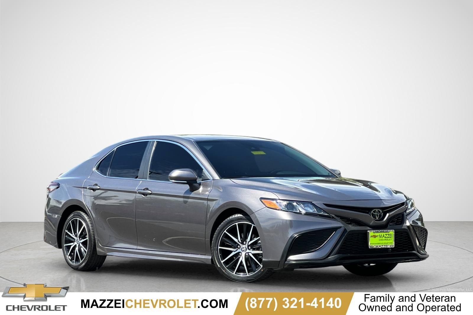Used 2024 Toyota Camry SE FWD image 1