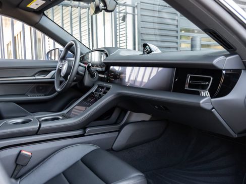 Certified 2026 Porsche Taycan AWD/4WD image 42