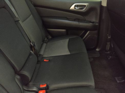 Used 2018 Nissan Pathfinder SV w/ Cargo Package image 19