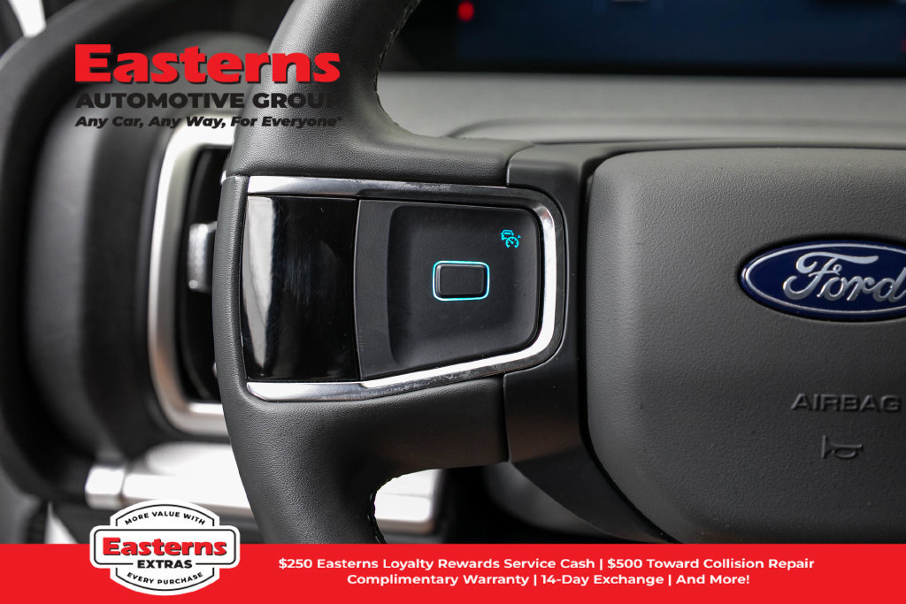 Used 2025 Ford Expedition Active AWD/4WD image 15