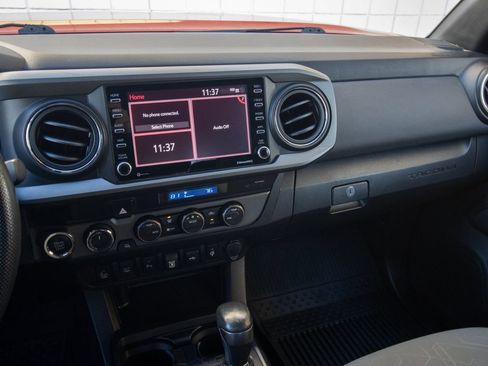 Used 2022 Toyota Tacoma TRD Off-Road image 24