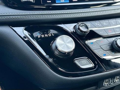 New 2025 Chrysler Pacifica Select w/ Fav Edition Package image 11