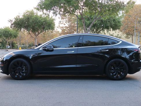 Used 2019 Tesla Model 3 Standard Range Plus image 3
