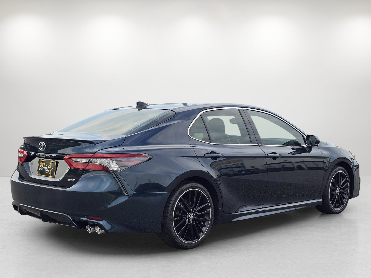 Used 2021 Toyota Camry XSE FWD image 5
