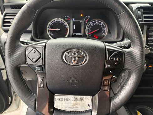 Used 2021 Toyota 4Runner Venture w/ Moonroof Package AWD/4WD image 12