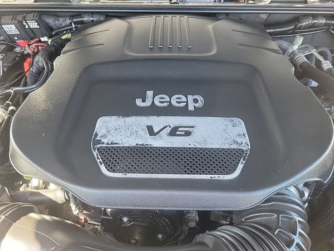 Used 2018 Jeep Wrangler Unlimited Rubicon AWD/4WD image 16