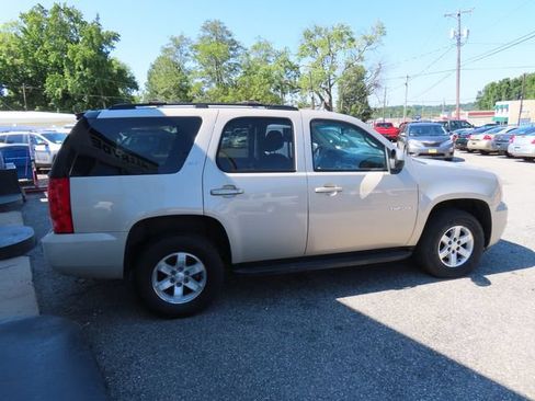 Used 2008 GMC Yukon SLT w/ SLT Preferred Equipment Group AWD/4WD image 5