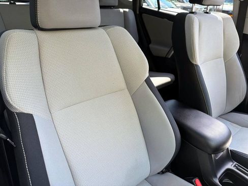 Used 2016 Toyota RAV4 XLE AWD/4WD image 10