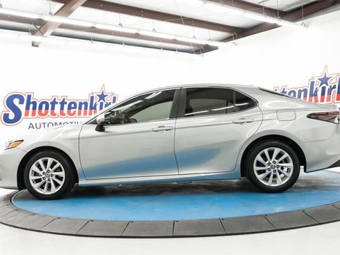 Used 2024 Toyota Camry LE image 5