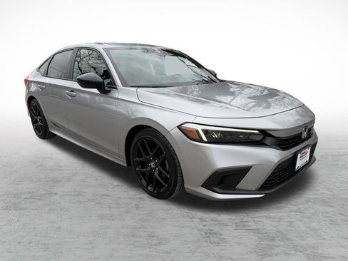 Used 2023 Honda Civic Sport image 3