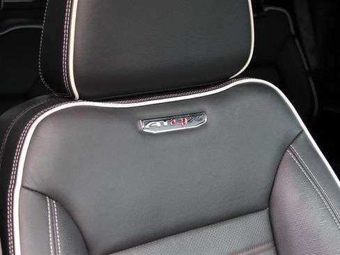 Used 2022 GMC Sierra 1500 AT4X image 11