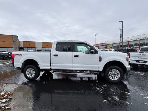 Used 2019 Ford F350 XLT w/ FX4 Off-Road Package AWD/4WD image 3