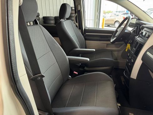 Used 2009 Dodge Grand Caravan SE w/ Climate Group FWD image 40