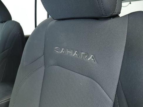 Used 2021 Jeep Wrangler Unlimited Sahara AWD/4WD image 26