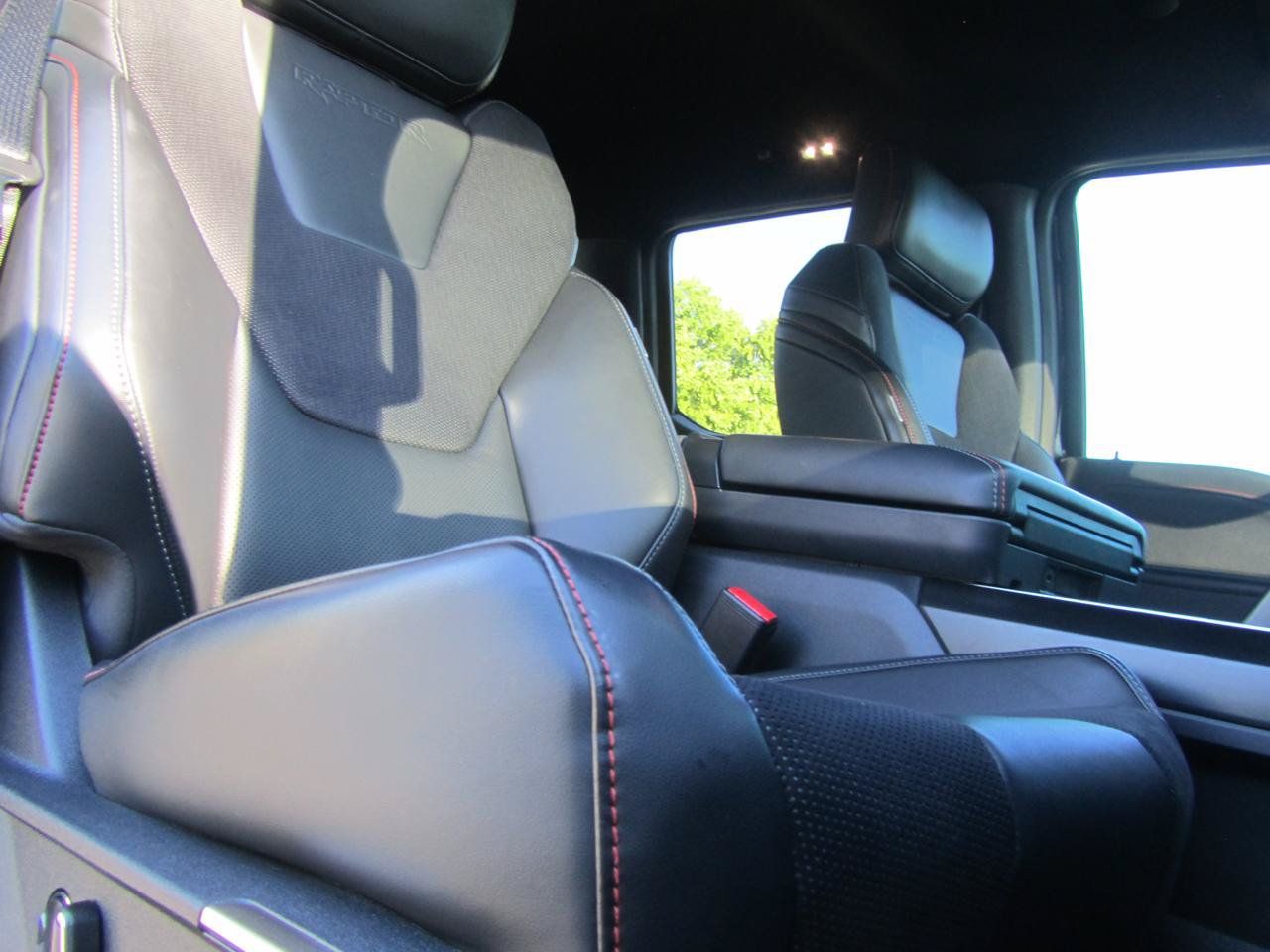 Used 2025 Ford F150 Raptor AWD/4WD image 22