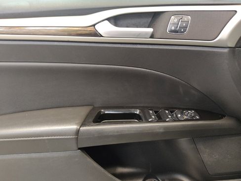 Used 2016 Ford Fusion SE w/ Equipment Group 202A FWD image 27