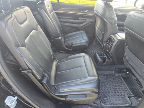 Used 2023 Jeep Grand Cherokee L Limited image 26