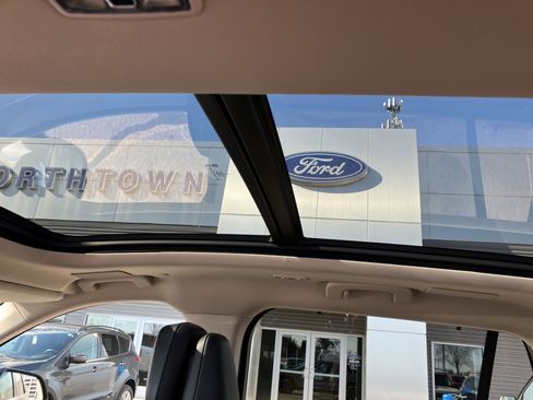 Used 2024 Lincoln Aviator Reserve w/ Equipment Group 201A image 23