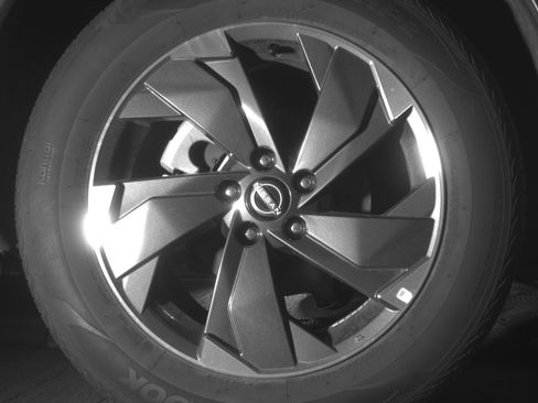 Used 2025 Nissan Rogue SV AWD/4WD image 15