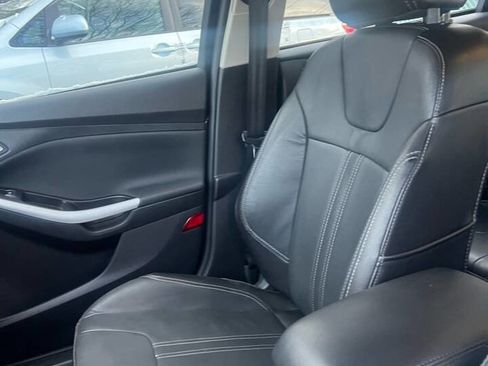 Used 2014 Ford Focus SE w/ Equipment Group 201A image 12