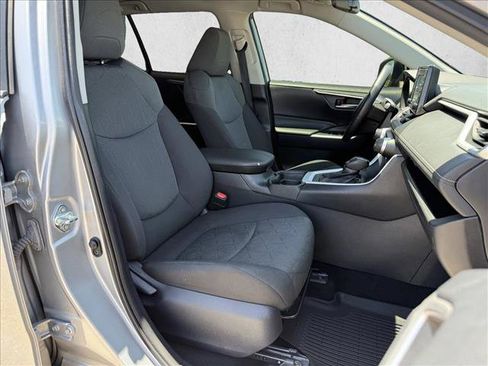Used 2021 Toyota RAV4 XLE FWD image 13