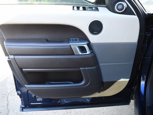 Used 2020 Land Rover Range Rover Sport SE image 13