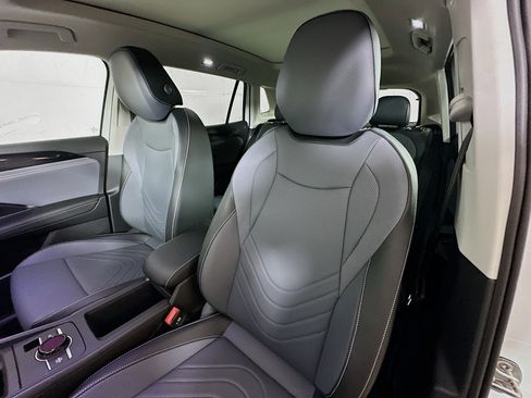 New 2026 Volkswagen Tiguan SE AWD/4WD image 19