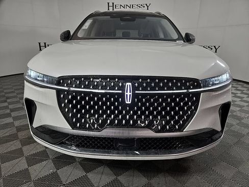 Used 2026 Lincoln Nautilus Reserve AWD/4WD image 2
