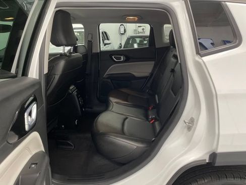 Used 2022 Jeep Compass Limited AWD/4WD image 8