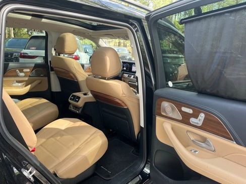 Used 2024 Mercedes-Benz GLS 580 4MATIC image 12
