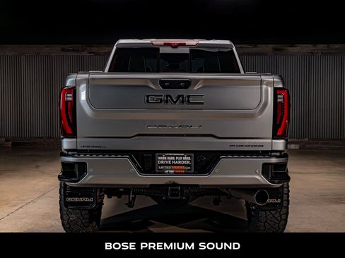 Used 2024 GMC Sierra 3500 Denali Ultimate AWD/4WD image 8