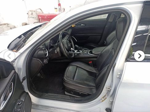 Used 2021 Alfa Romeo Giulia Sprint w/ Nero Edizione image 7