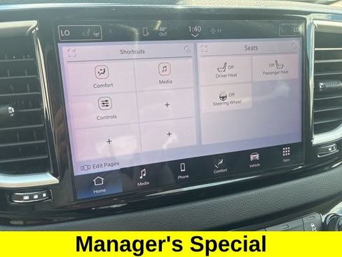 Used 2023 Chrysler Pacifica Touring-L FWD image 22