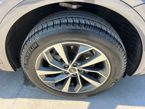 Used 2023 Audi Q5 2.0T Premium Plus AWD/4WD image 12