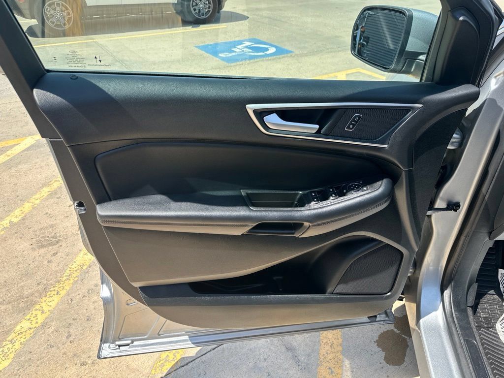 Used 2024 Ford Edge SEL w/ Convenience Package AWD/4WD image 9