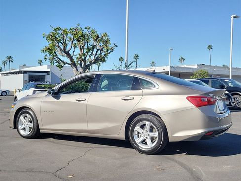 Used 2023 Chevrolet Malibu LT image 3