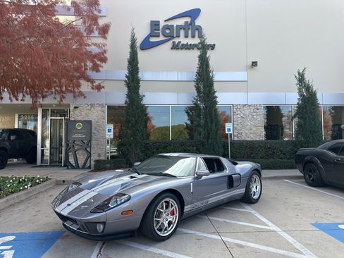 Used 2006 Ford GT image 7